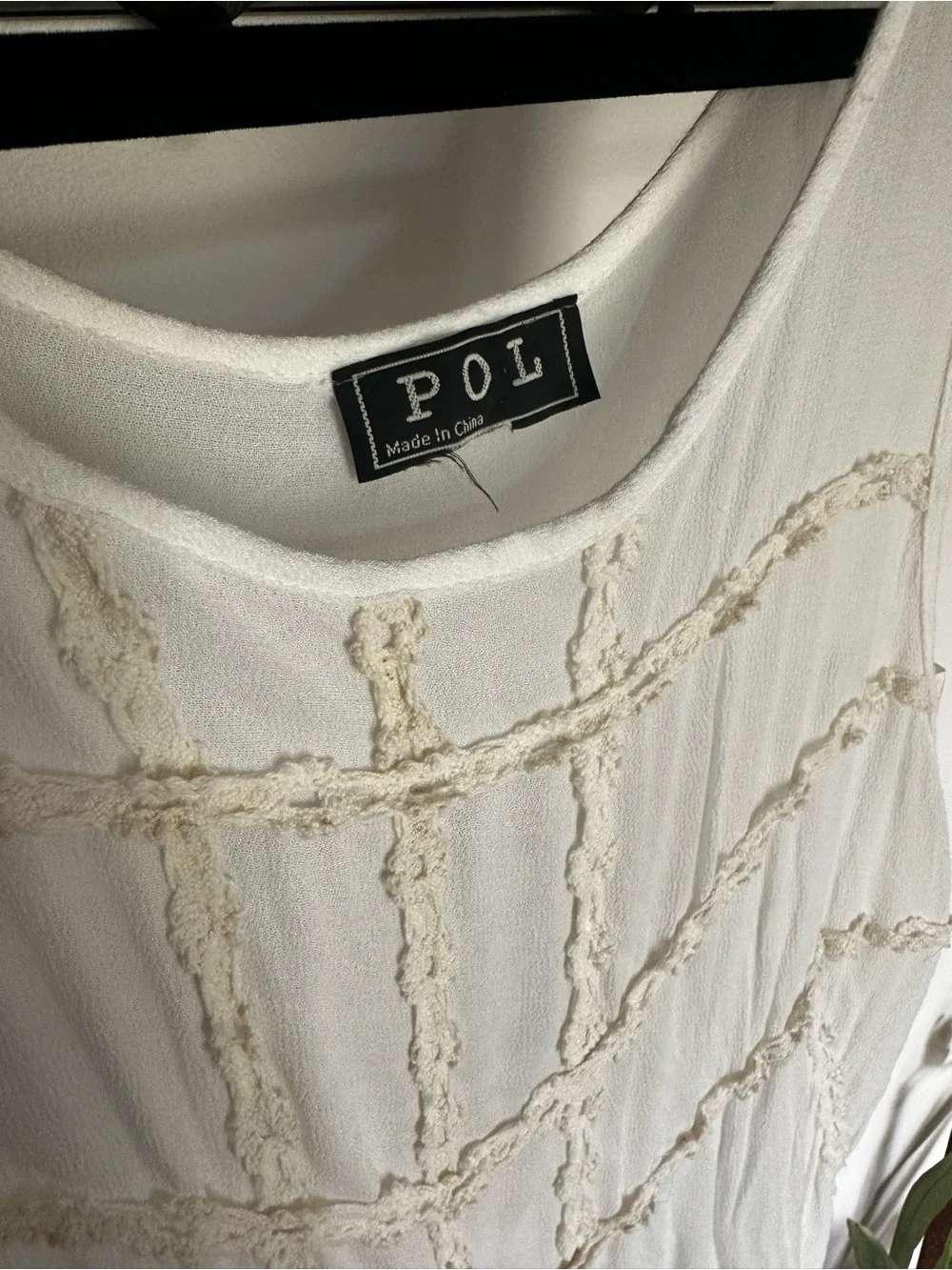 🎯 POL White Lace-Trim Peplum Tank Top - Picture 2 of 9